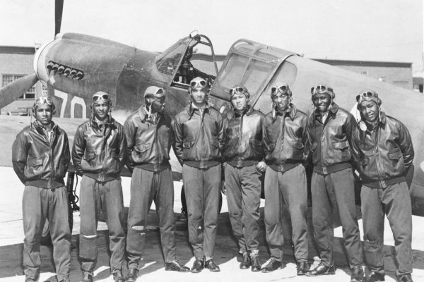 tuskegee-airmen-3BA0BC0C6-A271-0B78-AE16-9085D1A812F9.jpg