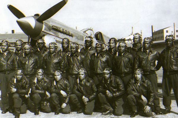 tuskegee-squadron-001E9BDA27B-40AB-E8C6-2AF7-1CA84B70A116.jpg