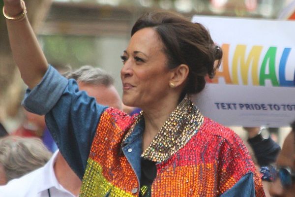 kamala-harris-gallery-0074677860C-AC14-03EC-992F-B46721673233.jpg