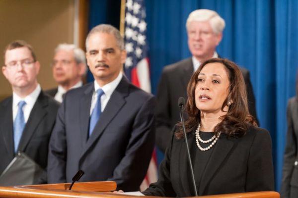 kamala-harris-gallery-012BDE920E3-7B0A-7A5A-1254-75E1C6C4FAE3.jpg