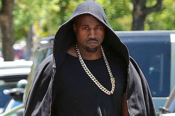 kanyewestalbum07532B42A0-9578-5F13-8B65-661660F8320F.jpg