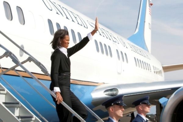 first-lady-michelle-obama00627B50B3C2-872A-139F-0BDD-934FA0E7C22B.jpg