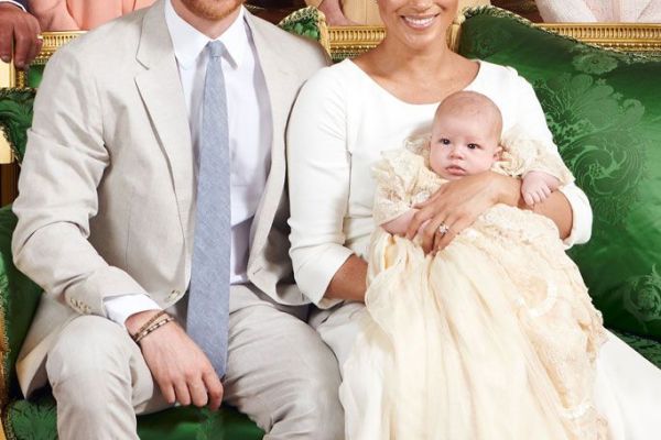 harry-meghan-archie-image0067B905276-0938-64F2-0C81-C2DD945FD840.jpg