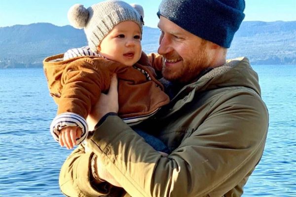 harry-meghan-archie-image00829685B38-3E64-133A-5741-DD05DD79147D.jpg