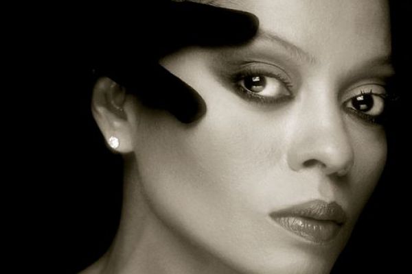dianaross005F55E8F59-176B-5F44-3754-D4F2E08C5DCC.jpg